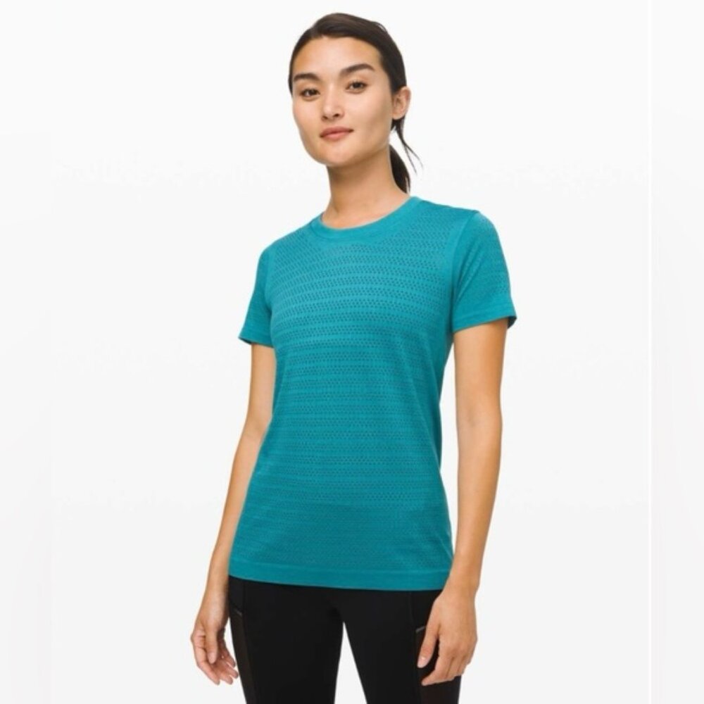 Lululemon Breeze By Short Sleeve Squad T-Shirt Perforated Ice Cave Aqua Blue 6